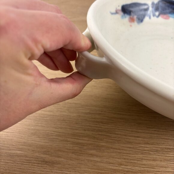 Vintage 1993 Studio Pottery Serving Bowl with Handles in White & Abstract Blue - Picture 4 of 10